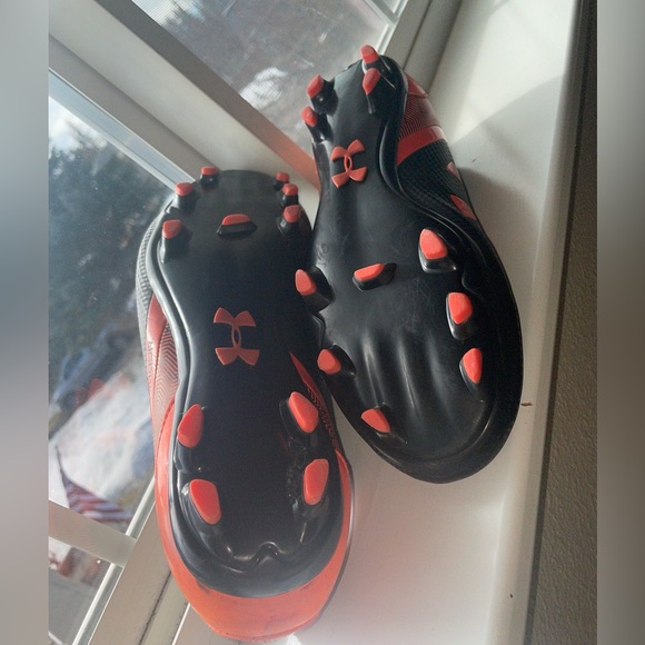 Under Armor Soccer/Flag Football Cleats - Picture 7 of 8